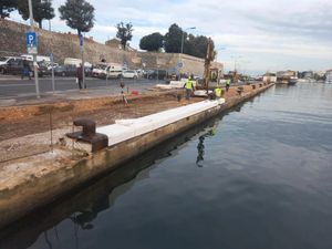 OBNOVA RIVE Počelo polaganje novih kamenih rubnika na Liburnskoj obali u Zadru