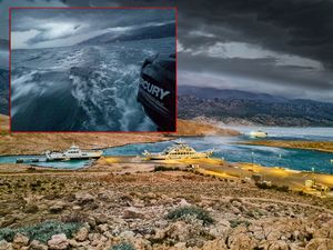 VIDEO Borba trajekta s orkanskom burom, zabilježen i bijeg gliserom