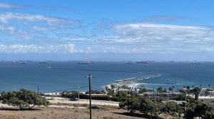 Stotinu kontejnerskih brodova u redu za uplovljavanje u LA i Long Beach