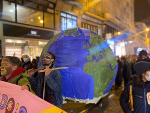 KLIMATSKI MARŠ ZA OPSTANAK Prosvjednici poručili Vladi: “Počnite djelovati po pitanju klimatske krize”
