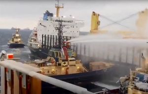 Pogoršalo se stanje na plamtećem brodu kod Göteborga