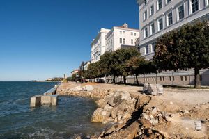 OBNOVA ZADARSKE RIVE Nakon obnove obalnog zida i šetnice, Grad Zadar će preurediti i zeleni pojas