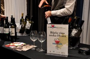 NAJBOLJE OD HVARA Održan 1. poslovni susret hvarskih vinara