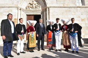 Plenković: “Unaprijedili smo život na otocima”
