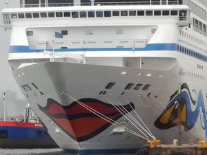 U pulsku luku uplovio golemi kruzer AIDA mira