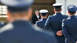 MILANOVIĆ IZDAO NAREDBU: “Zabranjuju se preleti vojnih zrakoplova iznad Zagreba i svih gradova u Hrvatskoj!”