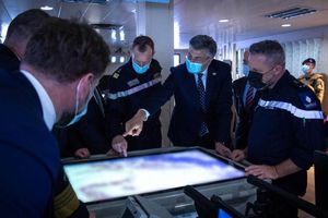 Javio se Plenković s francuskog nosača kod Dubrovnika: “Šaljemo poruku sigurnosti i partnerstva Francuske i Hrvatske”