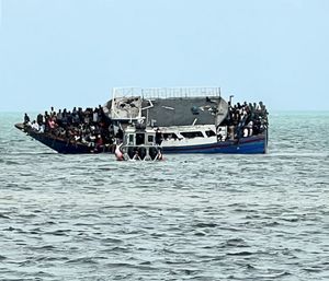 Spasili više od 300 Haićana s nasukanog tonućeg broda – Među bio veliki broj žena i djeca