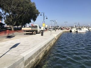 U tijeku sanacija obalnog zida u umaškoj luci