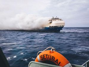 Kompanije sve češće odbijaju prijevoz rabljenih električnih vozila nakon niza ozbiljnih požara