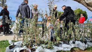 Čitanjem poezije i podjelom sadnica masline na Cvjetnicu obilježena 100. obljetnica rođenja Vesne Parun