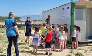 Šetnja gospodina Otpadića po otoku Pagu