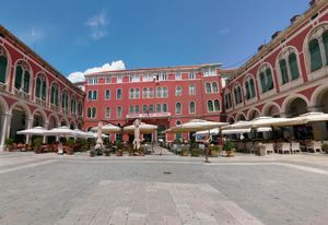 Tri Nizozemca zapalila ugostiteljski objekt na splitskim Prokurativama