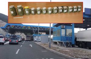 Na graničnom prijelazu Klek uhvaćen Čeh koji je u staklenkama prevozio preko 900 grama marihuane