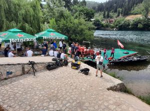 Iz Neretve izvučeno nekoliko tona otpada, među kojima su bicikli, teniski reket i skijačke pancerice