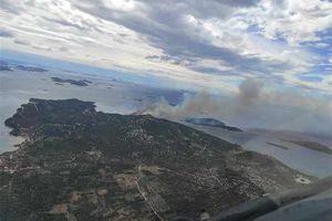 Požar otvorenog prostora na Pašmanu