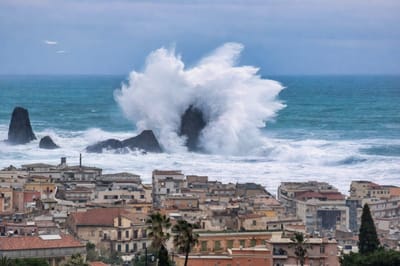 REKORD Val visok 16,66 metara zabilježen u Sicilijskom tjesnacu