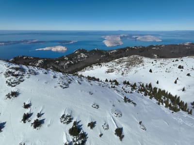 Proljeće je kalendarski sve bliže, ali slike sa Zavižana "govore" drugačije!