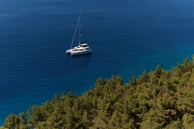 Prvi put objavljeni znanstveni podaci: "Hrvatska čarter flota po sezoni u atmosferu izbaci 40 tisuća tona CO₂ - Evo tko zagađuje najviše!"