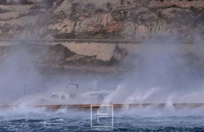 Na Krčkom mostu izmjeren udar bure od 162 km/h, na Sušaku srušena kućica: "Bit će i gore"