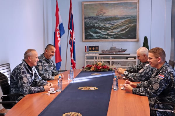 Pripadnik HRM-a u zapovjedništvu operacije EU