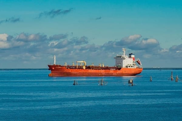 Devet pomoraca oteto s LPG tankera