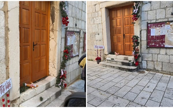 U centru Paga uništeni božićni ukrasi. Zašto?