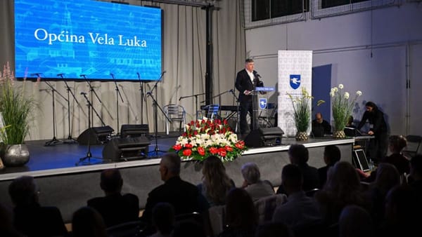 Milanović u Veloj Luci: "Ne nasjedajte na fraze o solidarnosti, gledaj sebe kada je država u pitanju!"