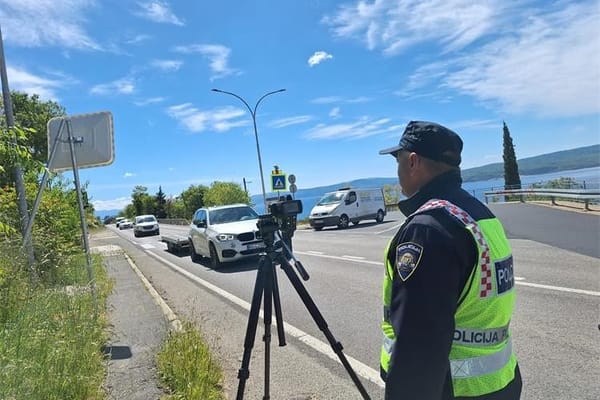 RIJEKA Pod utjecajem alkohola vozili učenike i vrtićku djecu na izlet
