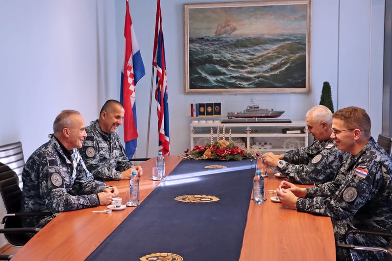 Pripadnik HRM-a u zapovjedništvu operacije EU