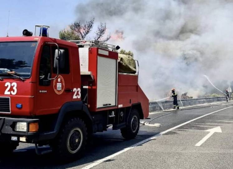 Požar na suhom vezu u Biogradu: "Oštećen jet ski, brodice..."