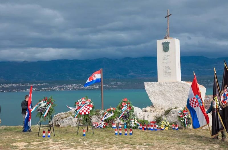 Odana počast poginulim braniteljima u Paljuvu i Novigradu
