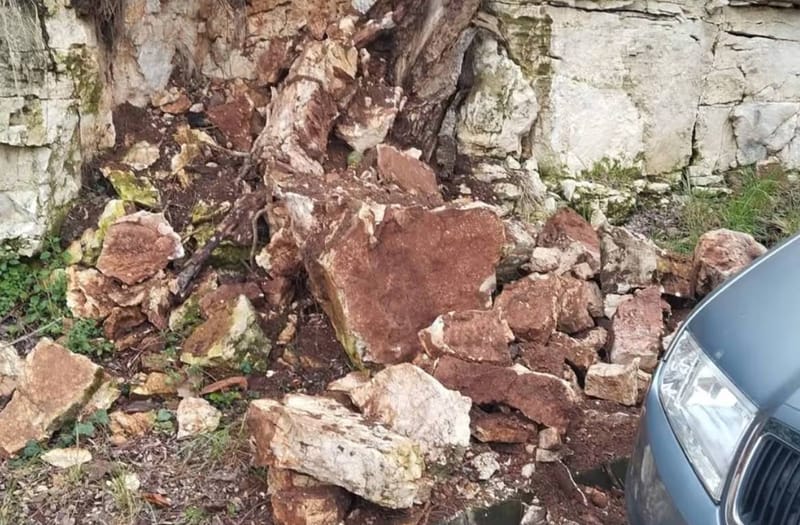 Odronila se stijena na pulskom Bulevaru, građani zahtijevaju postavljanje zaštitne mreže!