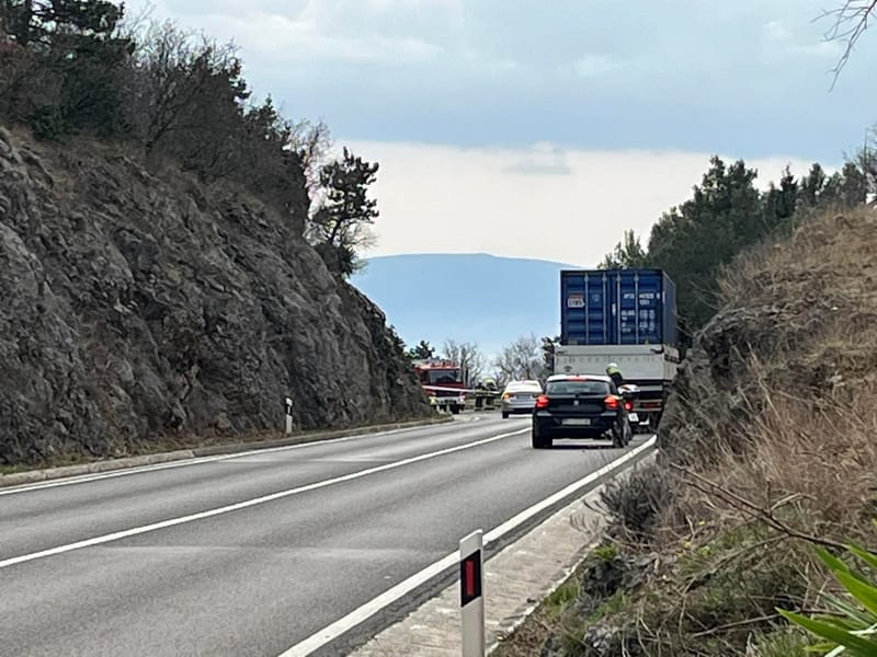 Kobna nesreća kod Crikvenice: "Pretjecao kolonu pa se sudario s kamionom"