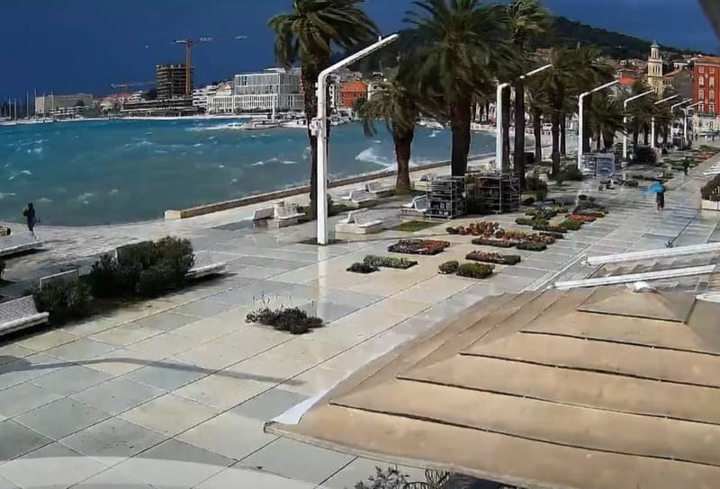 Dok Rijeku "dere" bura, u Splitu je "na sceni" jugo!