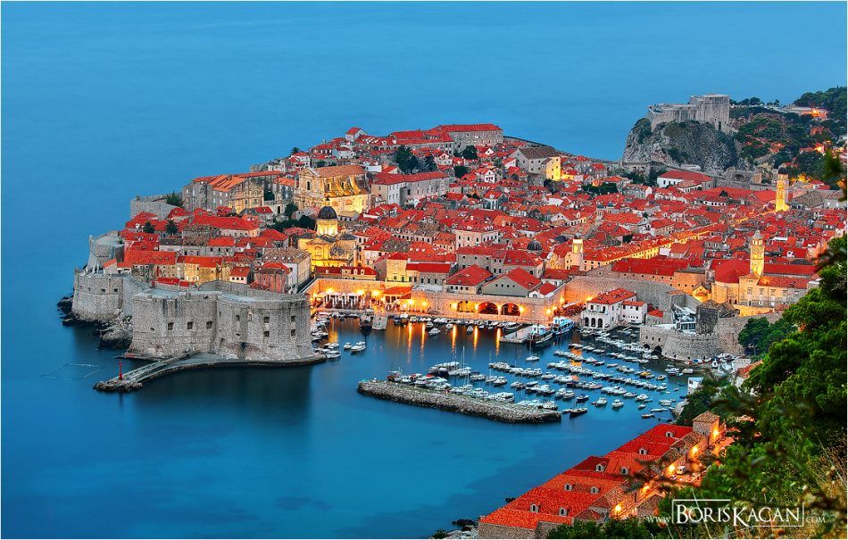 UNATOČ CRVENOJ LISTI – U Dubrovnik danas sletjelo šest aviona s britanskim gostima