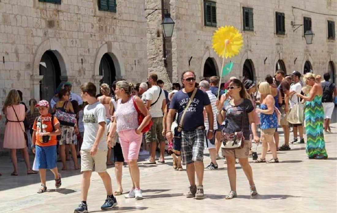 DUBROVAČKO-NERETVANSKA ŽUPANIJA U prvoj polovini kolovoza 57 posto noćenja i 44 posto dolazaka u odnosu na lani