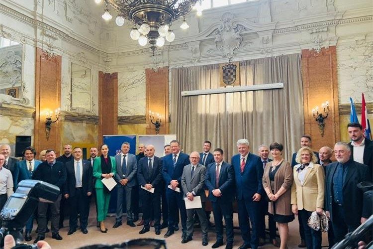 Tri obalne županije dobile 47 milijuna kuna za obnovu lučke infrastrukture i pomorskog dobra