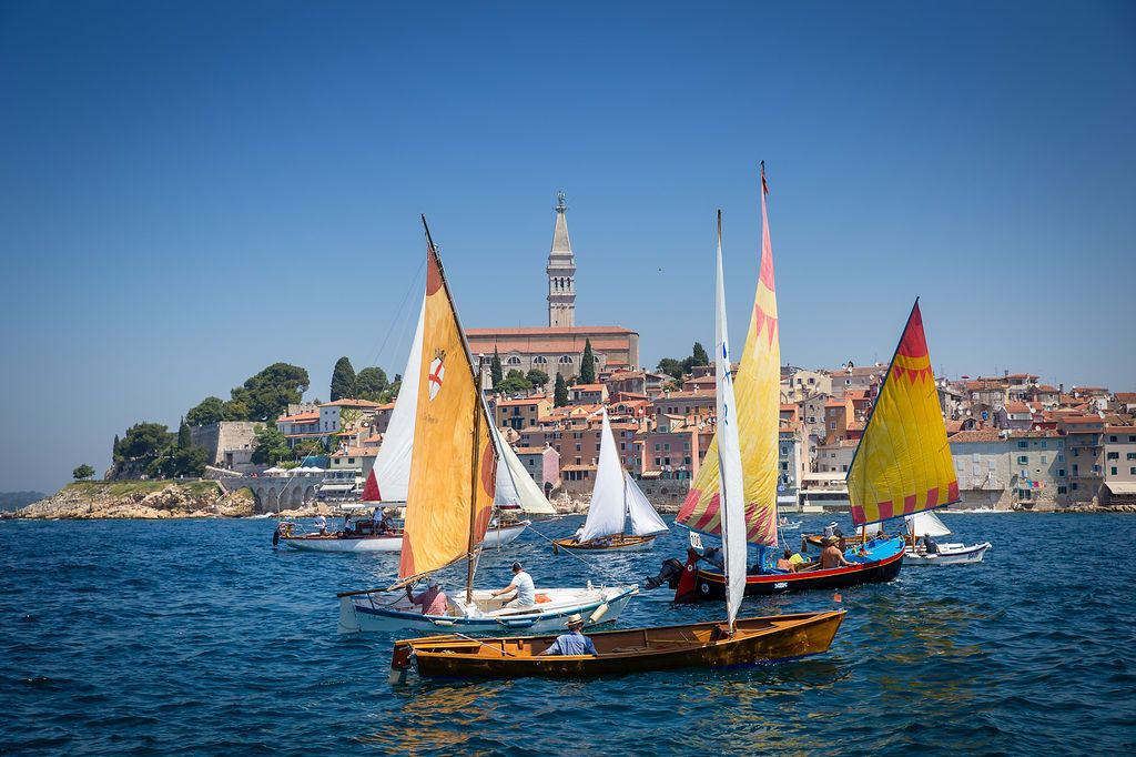 U rovinjskom akvatoriju održana 16. Regata tradicijskih plovila